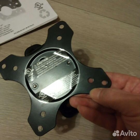 Кронштейн для телевизора поворотный