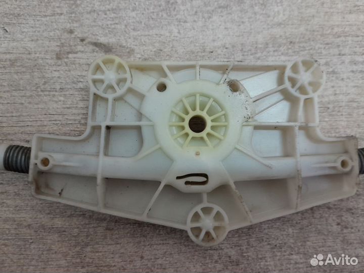 Стеклоподъемник передний правый Citroen C4 I (2004