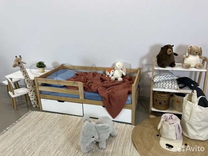 Детская кроватка с бортиком из бука