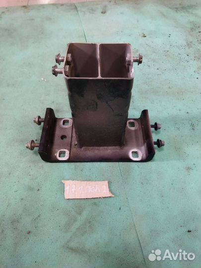 Кронштейн усилителя переднего бампера Range Rover