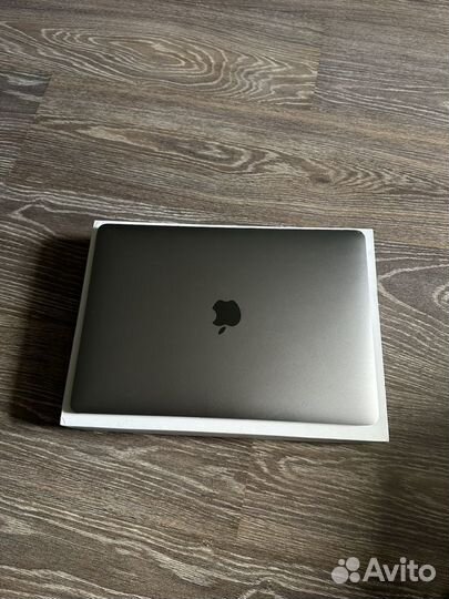 Apple MacBook Pro 13 2017 SSD 256 8 GB