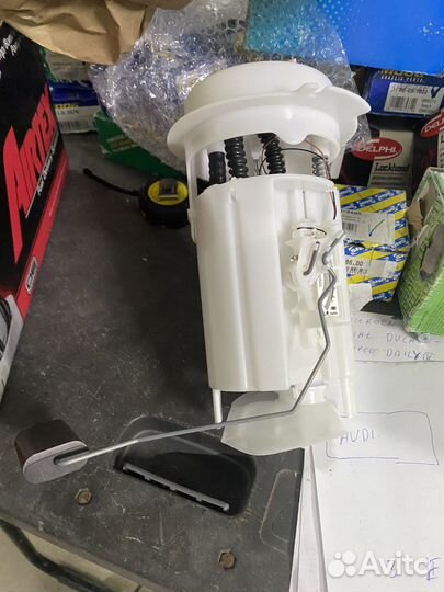 Топливный насос Peugeot 406