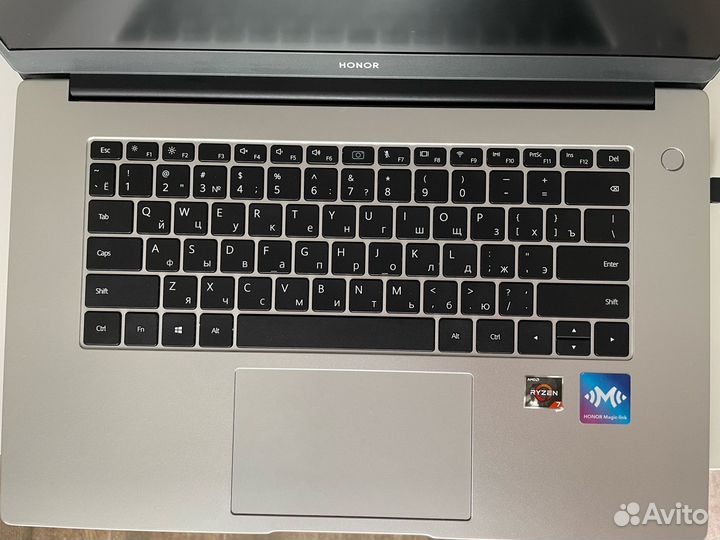 Honor MagicBook 15 (16gb RAM / 512gb SSD)