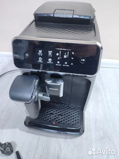 Кофемашина Philips EP2030/10 Series 2200 LatteGo