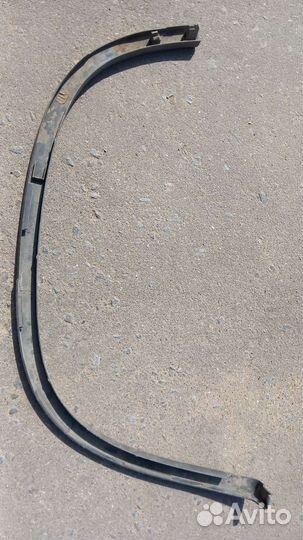 Tiguan 2007-11 молдинг на крыло заднее правое