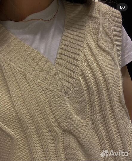 Жилет вязаный