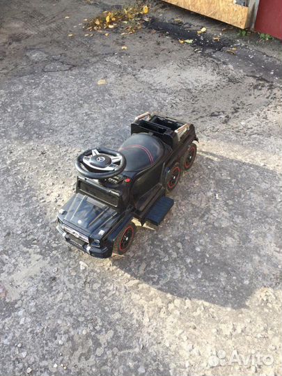 Толокар-электромобиль Mercedes-Benz