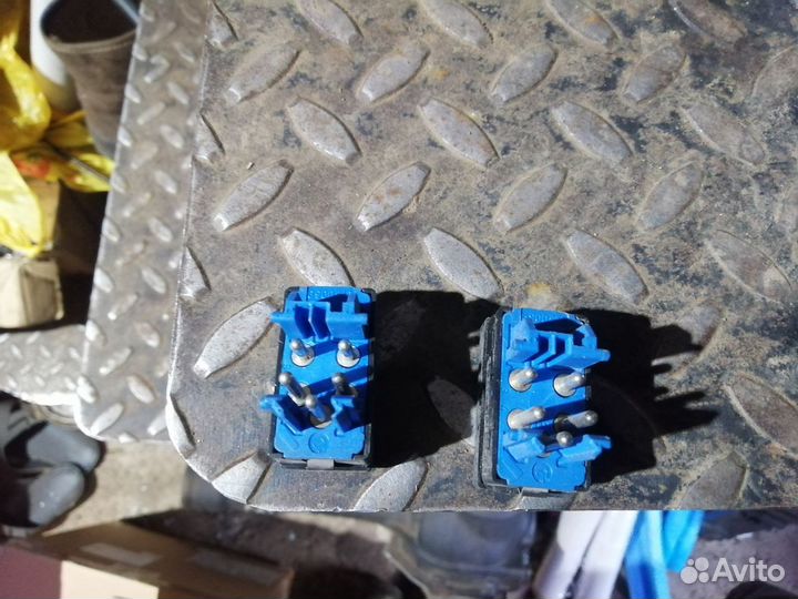 Кнопки наклона спинки заднего сидения BMW X5 e53