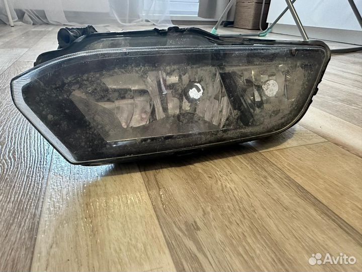 Правая противотуманная фара на polo gt