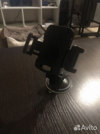 Держатель для телефона в машину