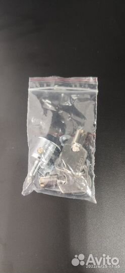 Замок с ключами на Уникум Неро