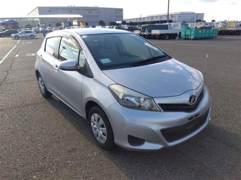 Toyota Vitz: фото из отзыва