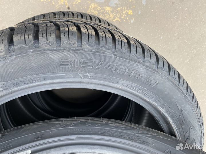 Nokian Tyres WR SUV 4 315/40 R21