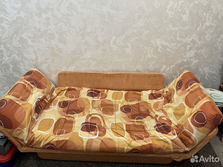 Диван 8 марта б/у