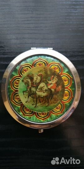 Ручное зеркало в подарочном мешочке