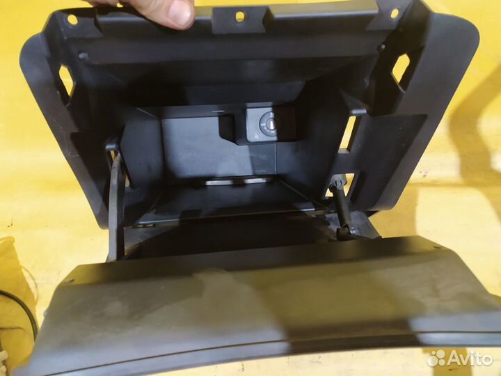 Бардачок Nissan Juke Ниссан жук