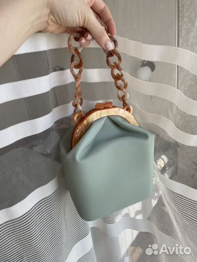 Сумка женская кожаная с цепочкой