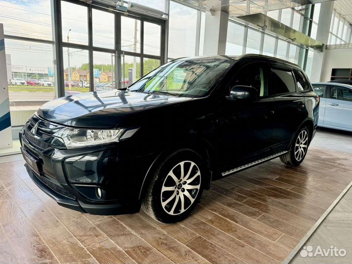 Mitsubishi Outlander 2.0 CVT, 2018, 130 223 км