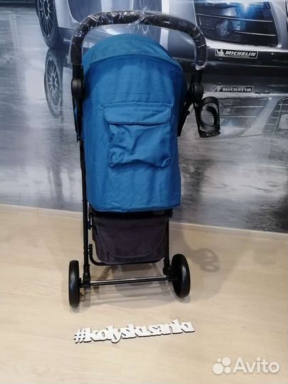 Коляска прогулочная Новая
