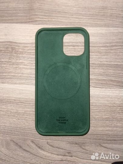 Чехлы на iPhone 12