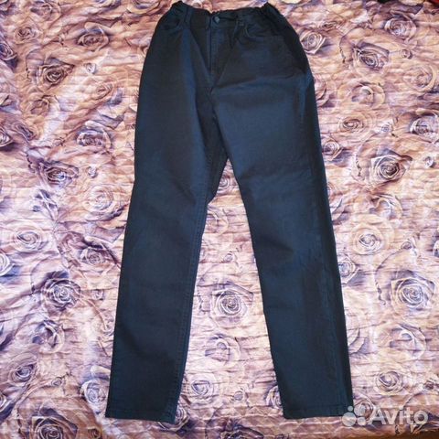 Продам джинсы для мальчика 152-158