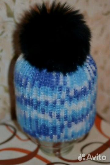 Шапка с бубеном из натурального меха