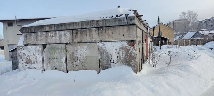 Гараж, > 30 м²