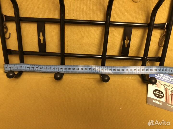 Вешалка на 4 крючка. Настенная вешалка