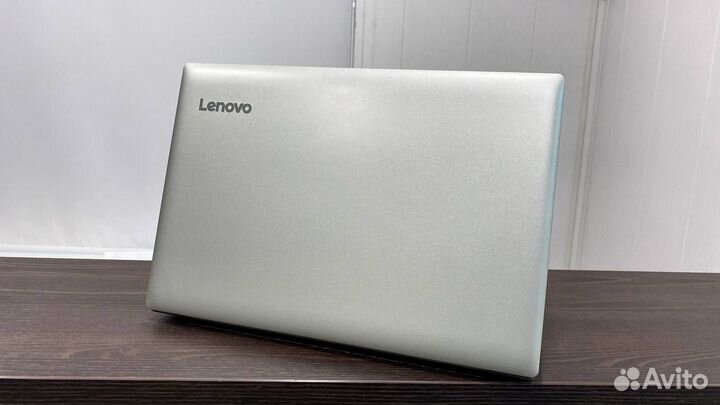 Ноутбук Lenovo c intel core i7 7500U + AMD 530