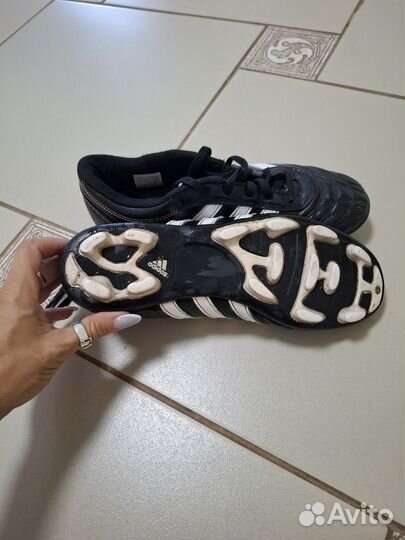 Бутсы сороконожки 36 размер adidas