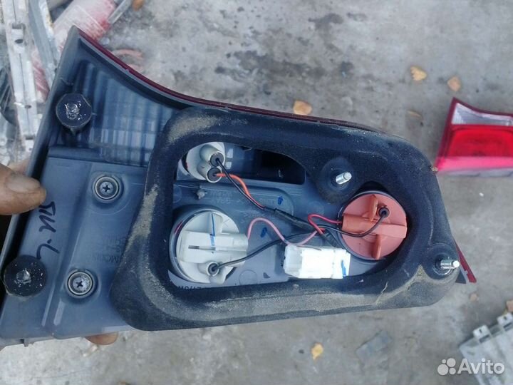 Фонарь в крышку багажника левый киа Рио 3