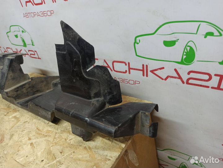 Воздуховод радиатора правый Toyota Camry V70 2017+