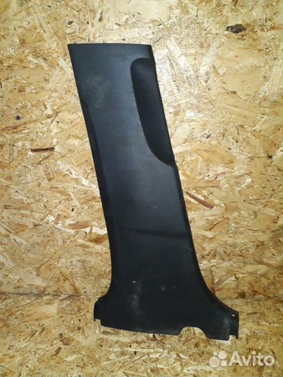Обшивка стойки Toyota Auris E150 1ZR 2009