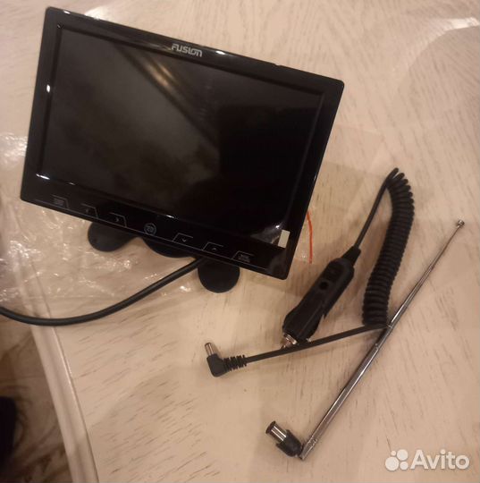 Автомобильный телевизор с встроенным тюнером