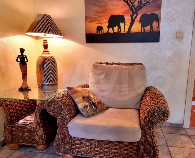 2-к. квартира, 53 м², 1/3 эт.