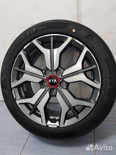 R18 Kumho Ecsta HS51 235/45, PCD 5x114.3 DIA 67.1