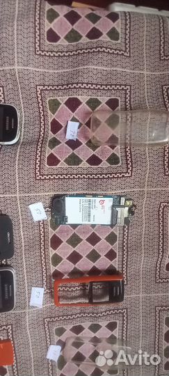 Кнопочные телефоны, можно на запчасти