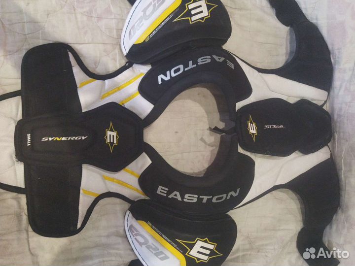 Нагрудник хоккейный easton