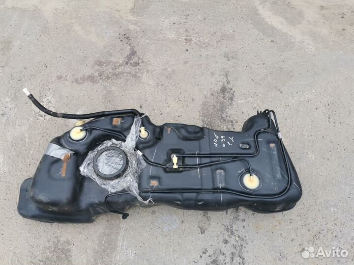 Топливный бак Nissan Tiida