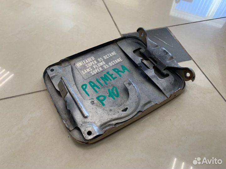 Лючок топливного бака Nissan Primera P10 1991