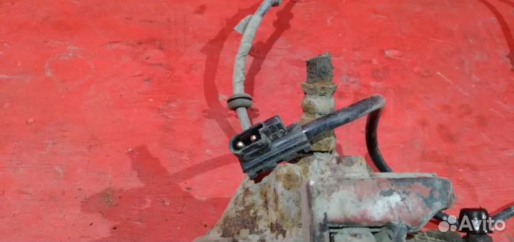 Мерседес Е-класс суппорт задний правый