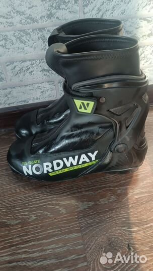 Ботинки лыжные