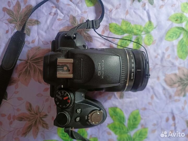 FinePix HS10