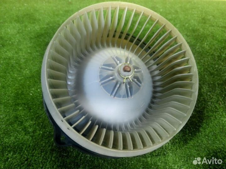 Мотор печки Mitsubishi Grandis NA4W 4G69