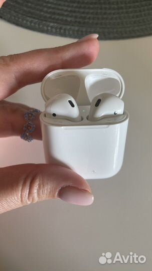 Беспроводные наушники apple airpods 1