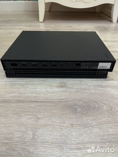 Xbox One X 1TB