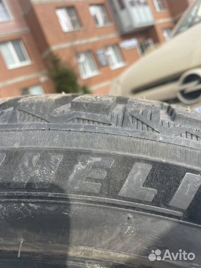 Michelin X-Ice North 4 275/45 R21 и 315/40 R21