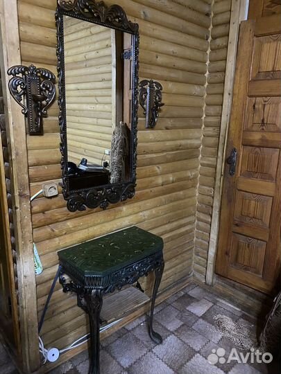 Трюмо с зеркалом