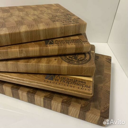 Торцевая разделочная доска из дуба и ясеня