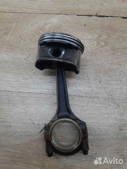 Поршень Opel Astra H седан Z16XEP 2006